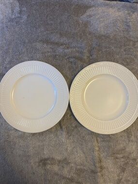 Mikasa White Italian countryside salad Plates - Set of 2